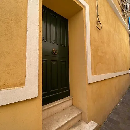 Esclusivo Nella Piazza Di Apartamento *