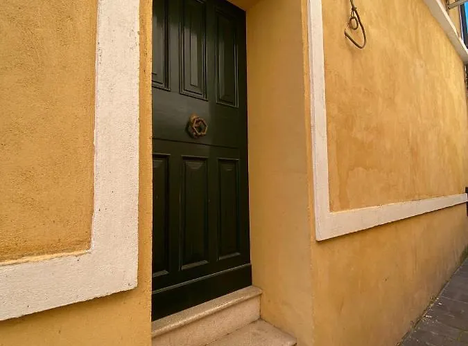 Esclusivo Nella Piazza Di 公寓 *